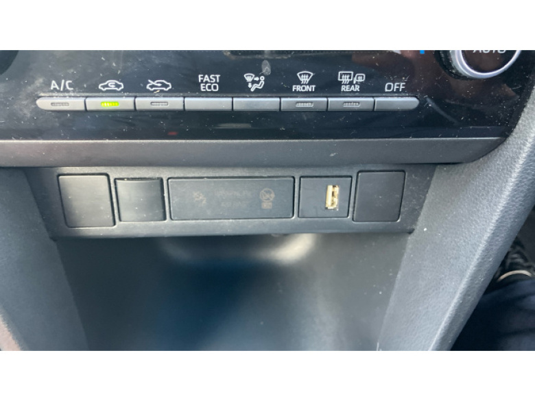 Toyota Yaris Cross 1.5 Hybrid Design 5dr CVT Hybrid Estate